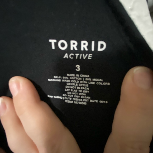 Torrid black workout shirt - Picture 4 of 4